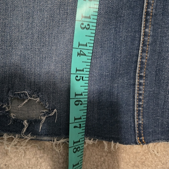 HIDDEN Distressed Denim Skirt. Size Medium - Picture 13 of 13